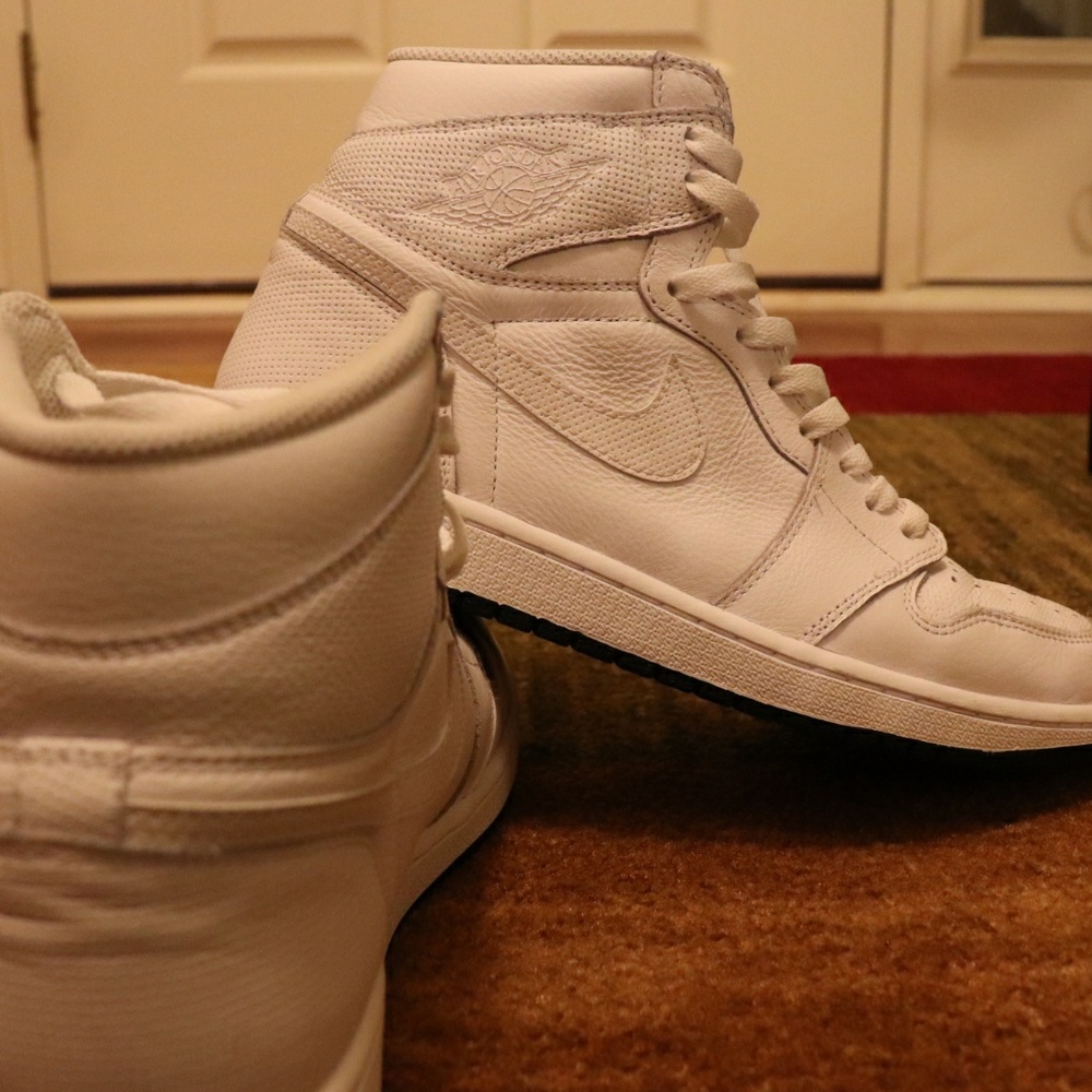 AIR JORDAN 1 RETRO HIGH OG "PERFORATED"